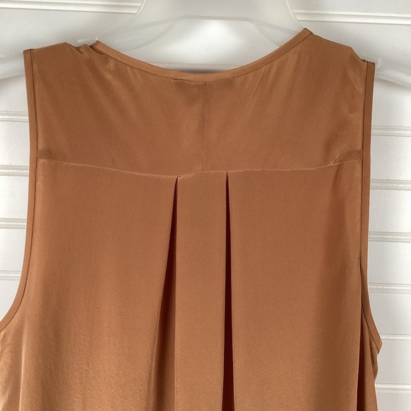 Vince NWT Sleeveless Rust Silk Top Size Large - Picture 7 of 9
